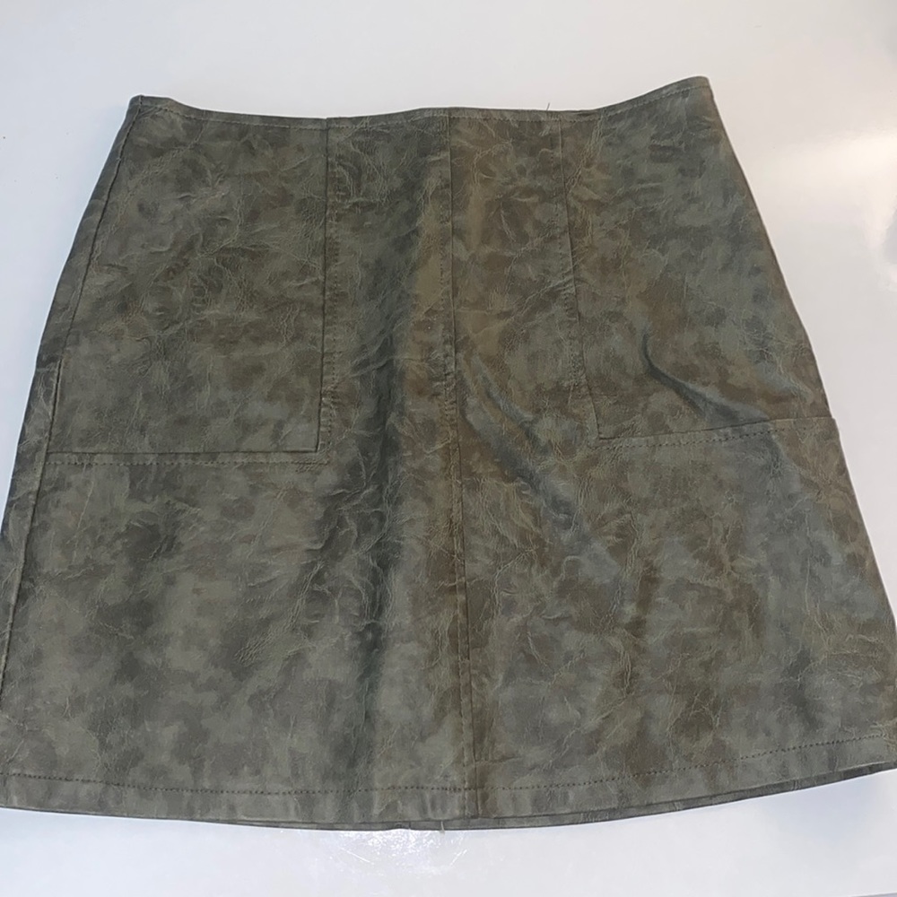 Leather green mint vanilla skirt good condition